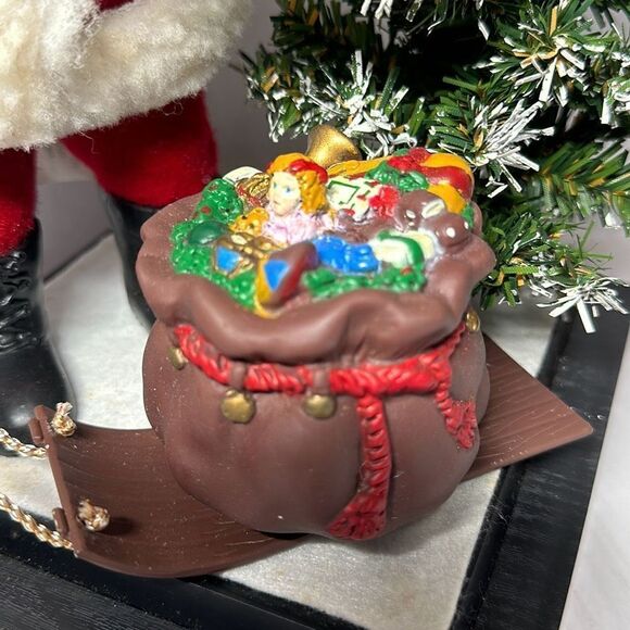 1993 - Holiday Creations    SANTA CLAUS Light-Up Scene    Plays Christmas Carols - Picture 3 of 9